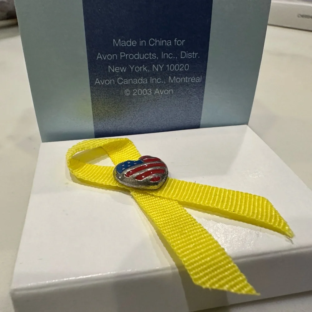 THE YELLOW RIBBON PIN - Picture 8 of 11